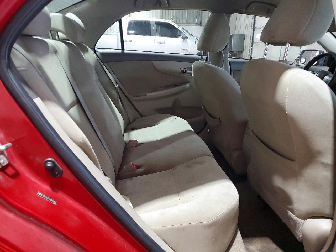 2010 Toyota Corolla Le Red vin: 2T1BU4EE5AC514099