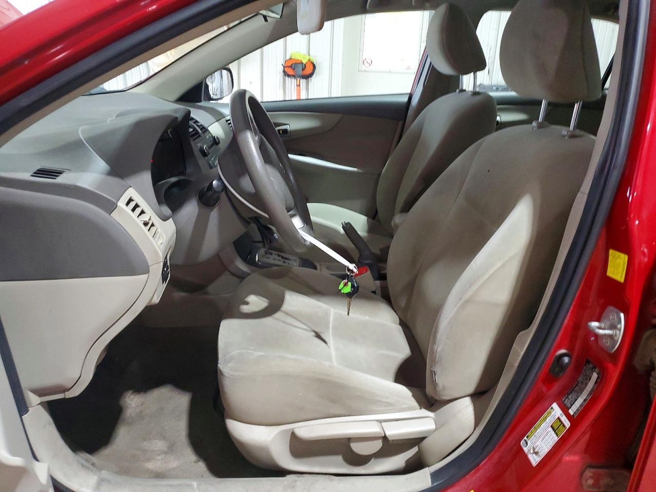 2010 Toyota Corolla Le Red vin: 2T1BU4EE5AC514099