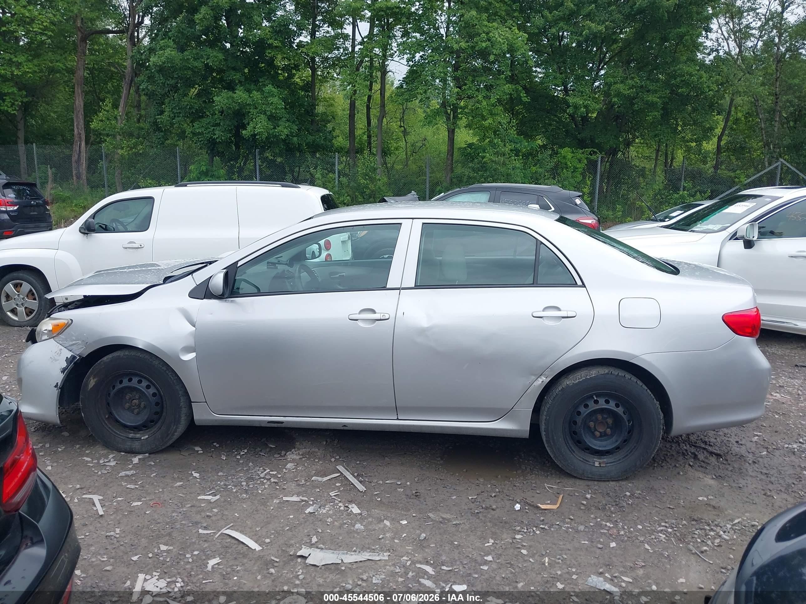 2010 Toyota Corolla Le Silver vin: 2T1BU4EE5AC520193
