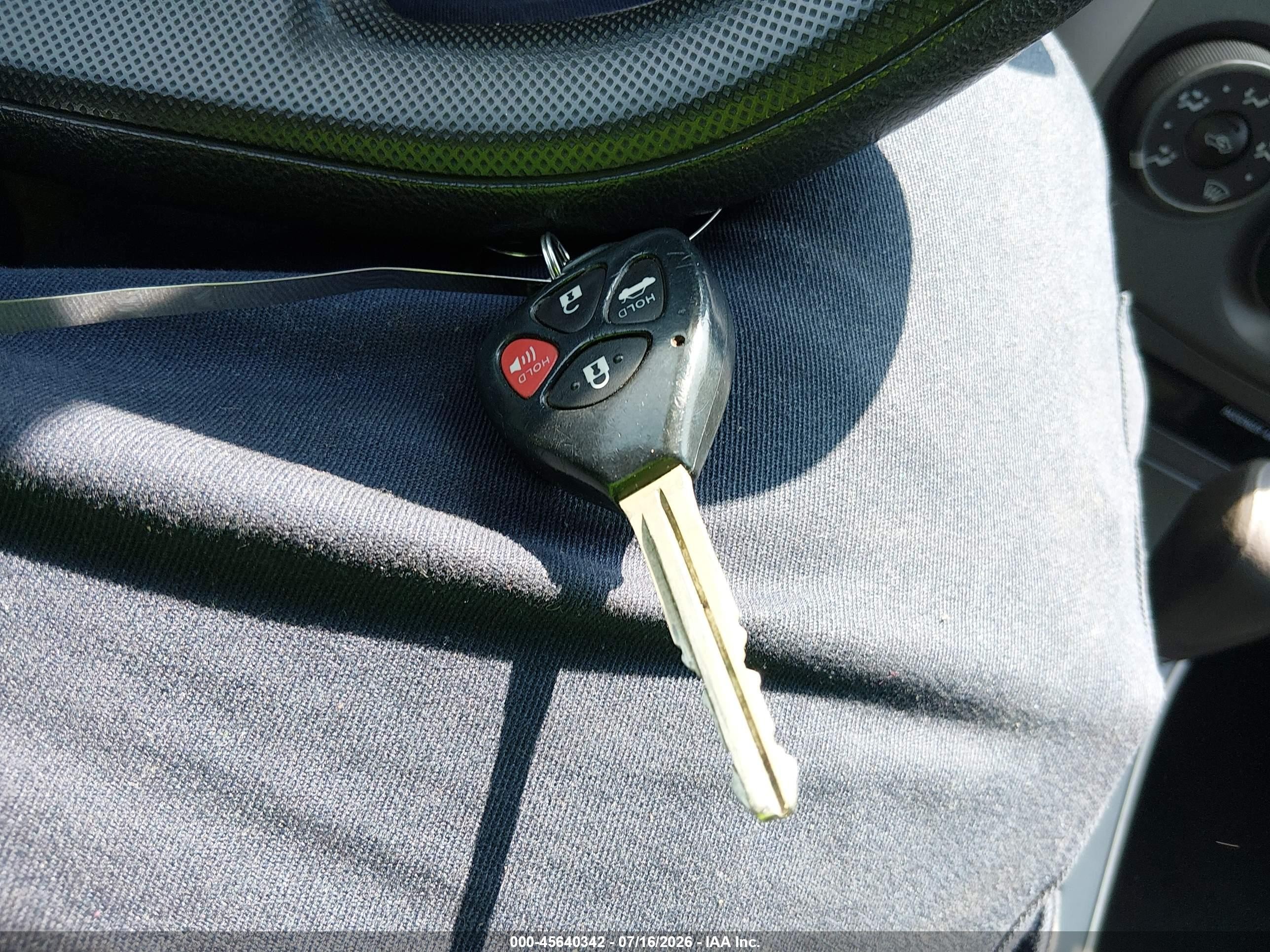 2011 Toyota Corolla S Серебряный vin: 2T1BU4EE5BC540400