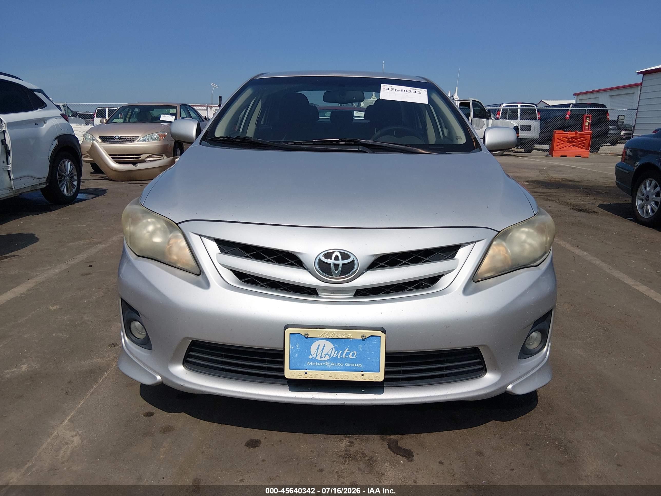2011 Toyota Corolla S Серебряный vin: 2T1BU4EE5BC540400