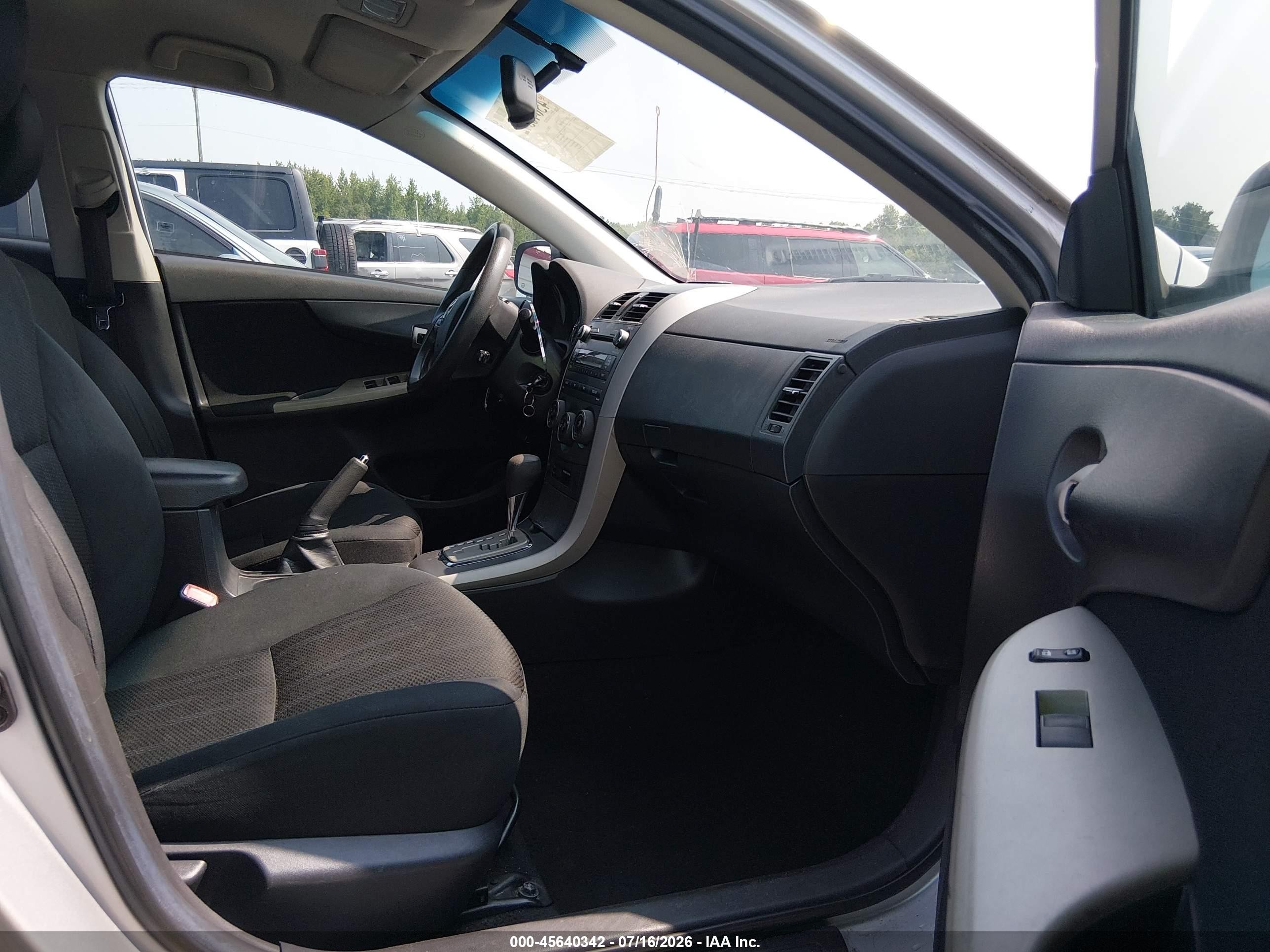 2011 Toyota Corolla S Серебряный vin: 2T1BU4EE5BC540400