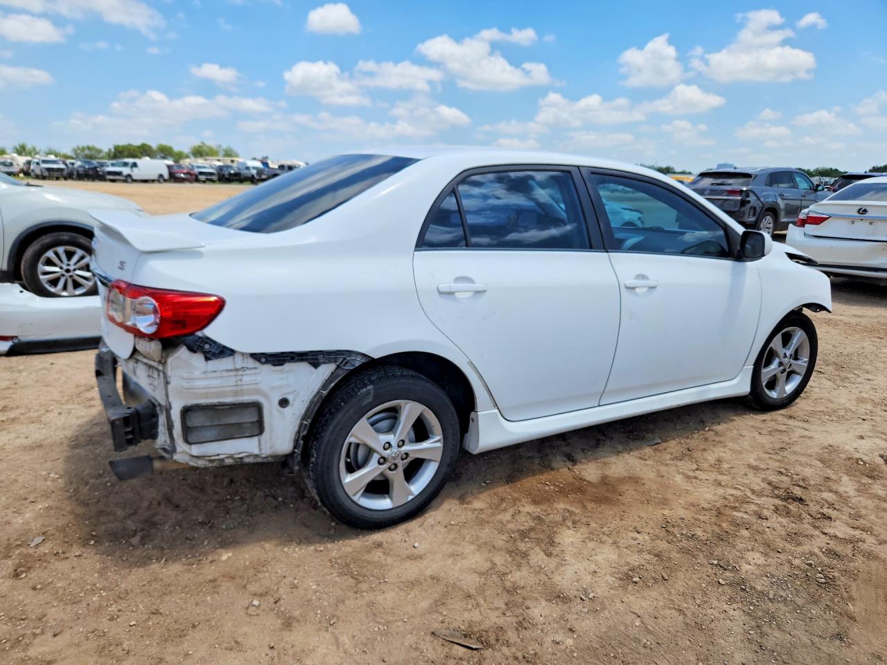 2011 Toyota Corolla S White vin: 2T1BU4EE5BC548576