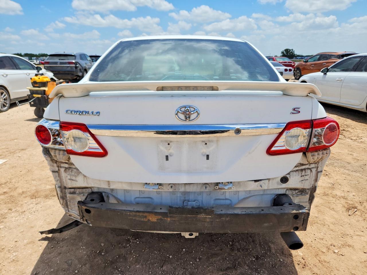 2011 Toyota Corolla S White vin: 2T1BU4EE5BC548576