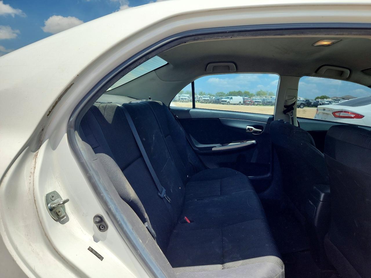 2011 Toyota Corolla S White vin: 2T1BU4EE5BC548576