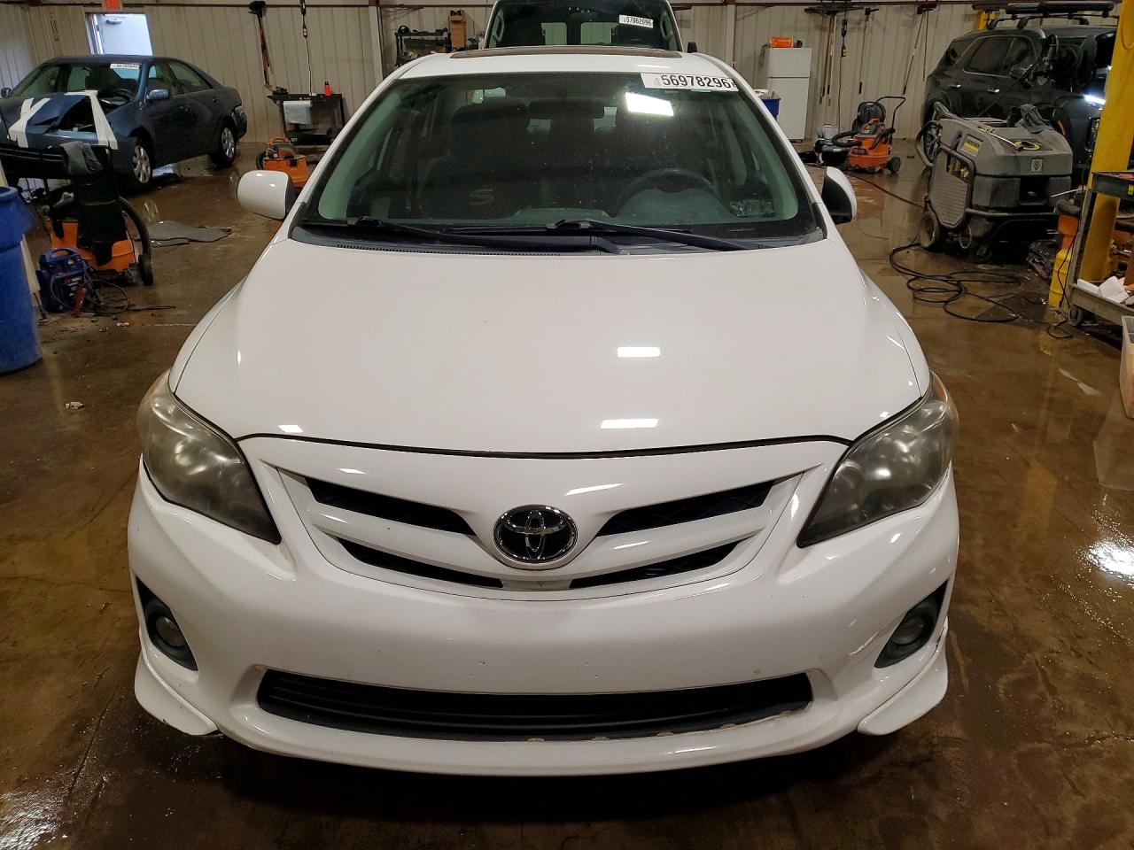 2011 Toyota Corolla S White vin: 2T1BU4EE5BC555401