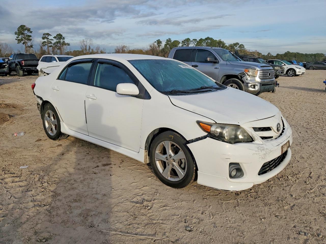 2011 Toyota Corolla Base White vin: 2T1BU4EE5BC581156