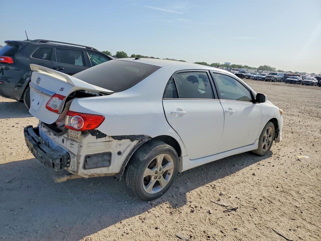 2011 Toyota Corolla S White vin: 2T1BU4EE5BC595459