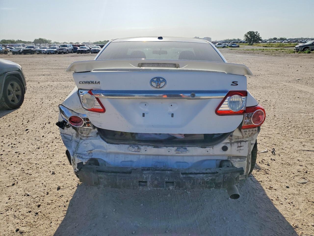 2011 Toyota Corolla S White vin: 2T1BU4EE5BC595459
