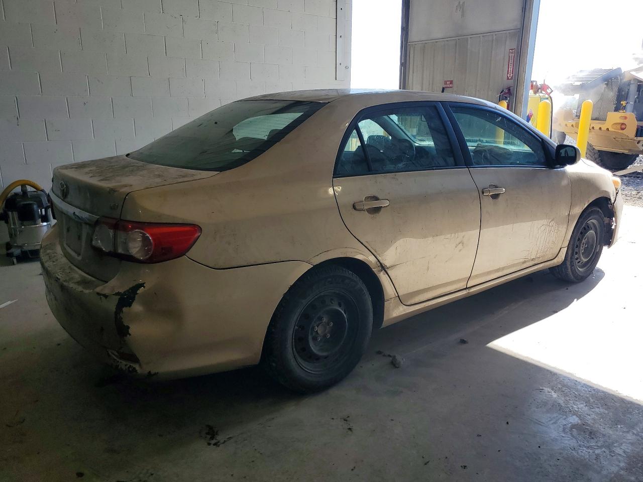 2011 Toyota Corolla Le Beige vin: 2T1BU4EE5BC604130