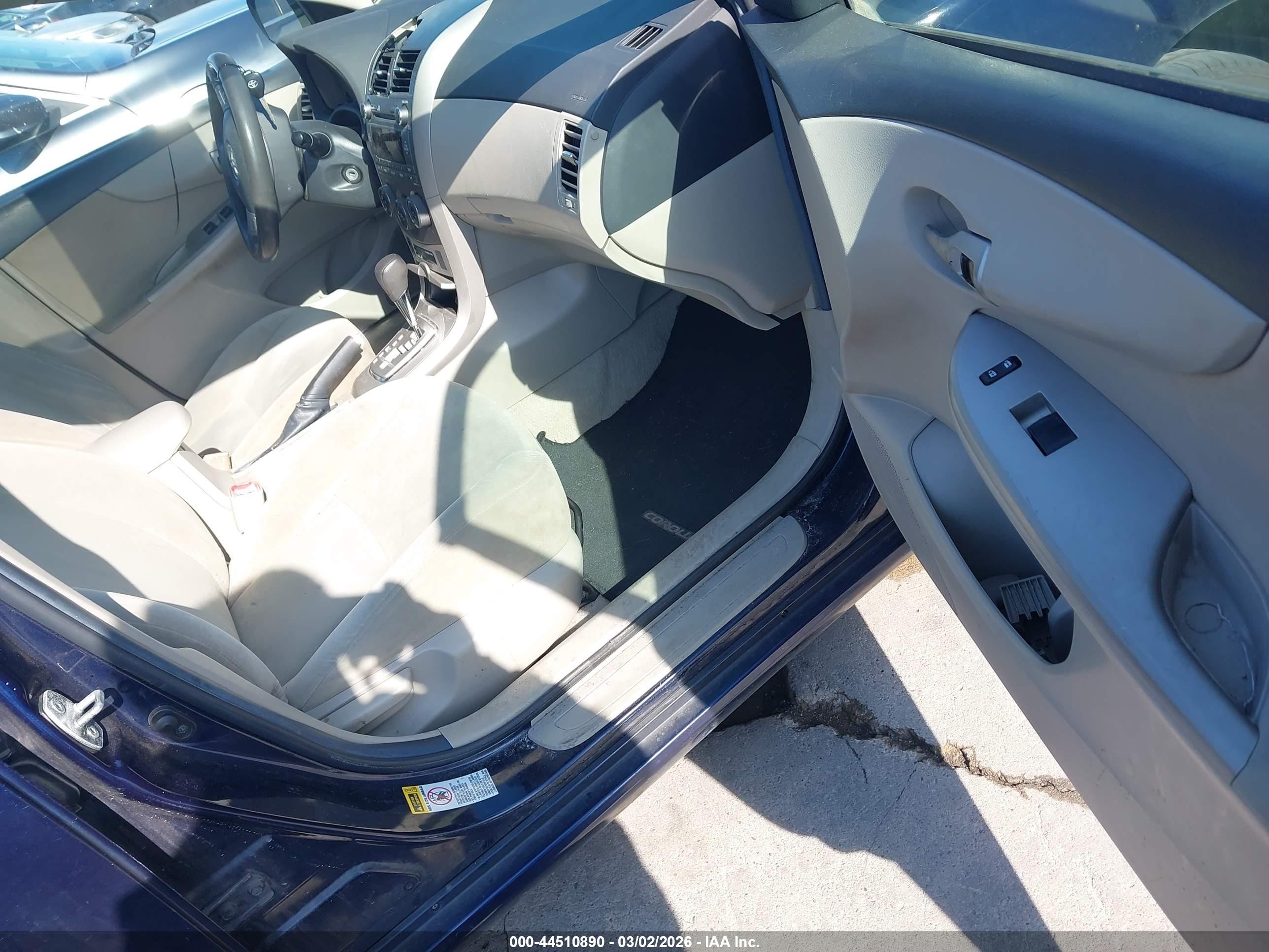 2011 Toyota Corolla Le Blue vin: 2T1BU4EE5BC616519