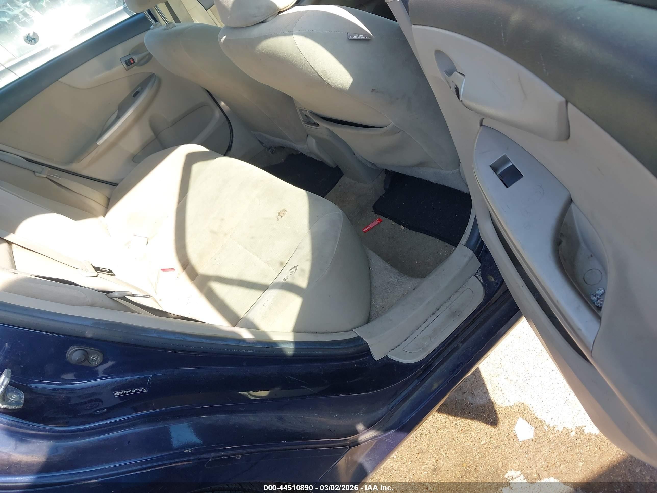 2011 Toyota Corolla Le Blue vin: 2T1BU4EE5BC616519
