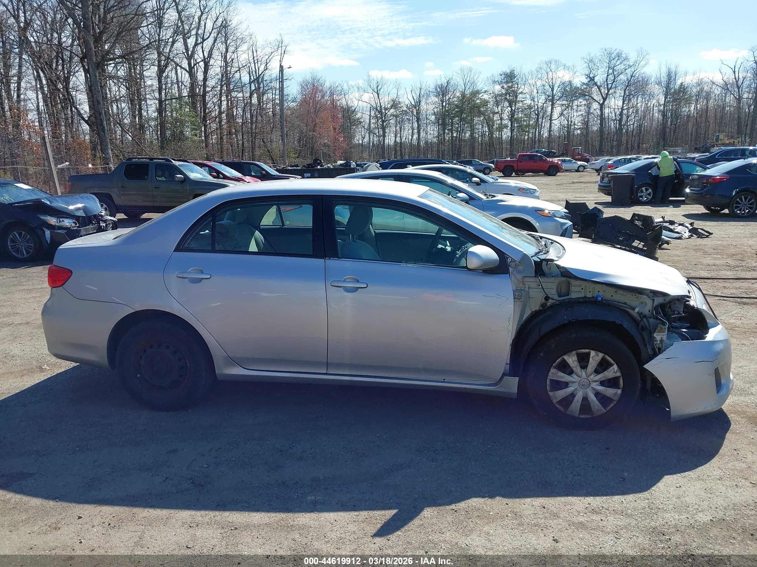 2011 Toyota Corolla Le Silver vin: 2T1BU4EE5BC626001