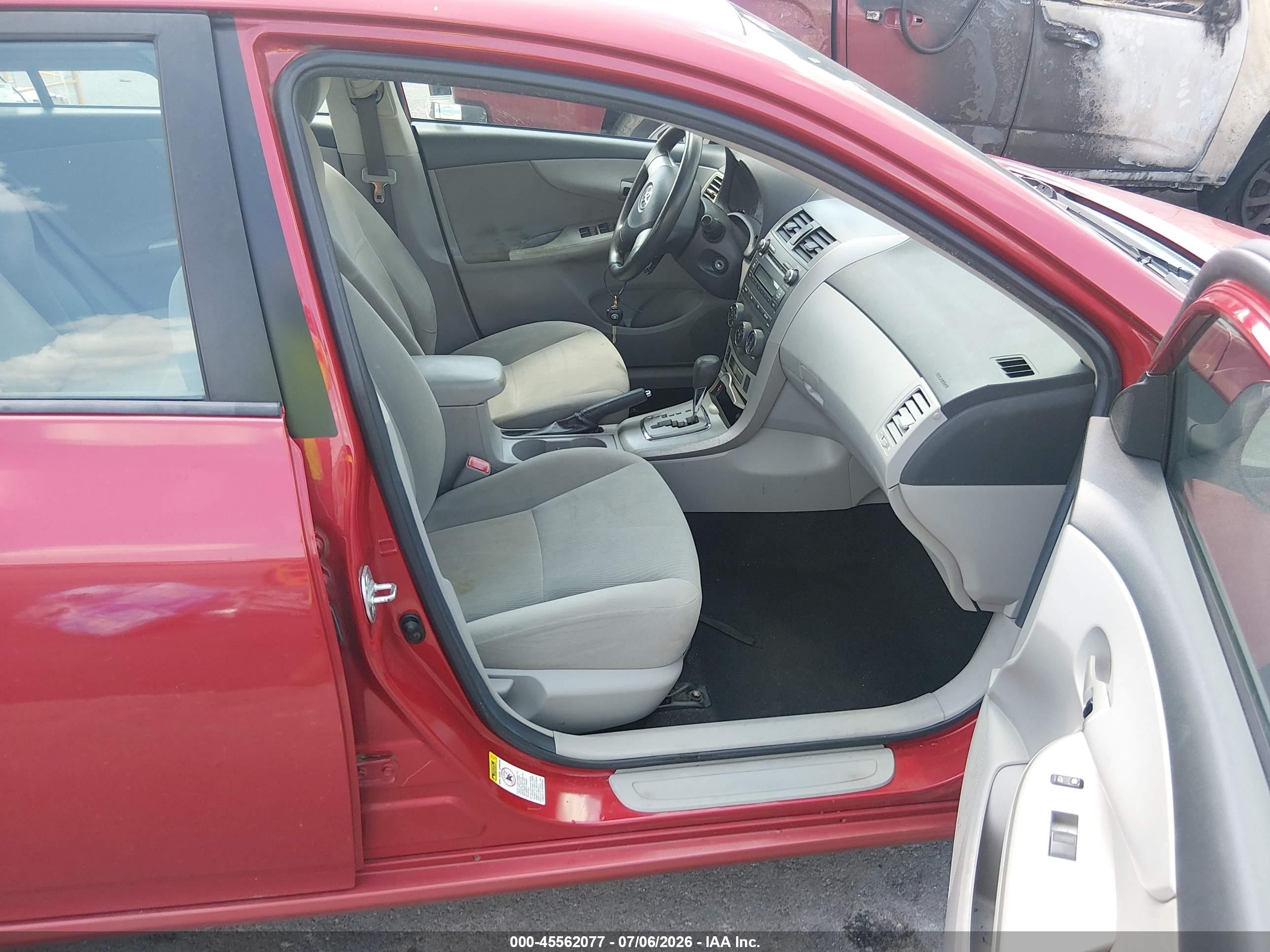 2011 Toyota Corolla Le Red vin: 2T1BU4EE5BC634308
