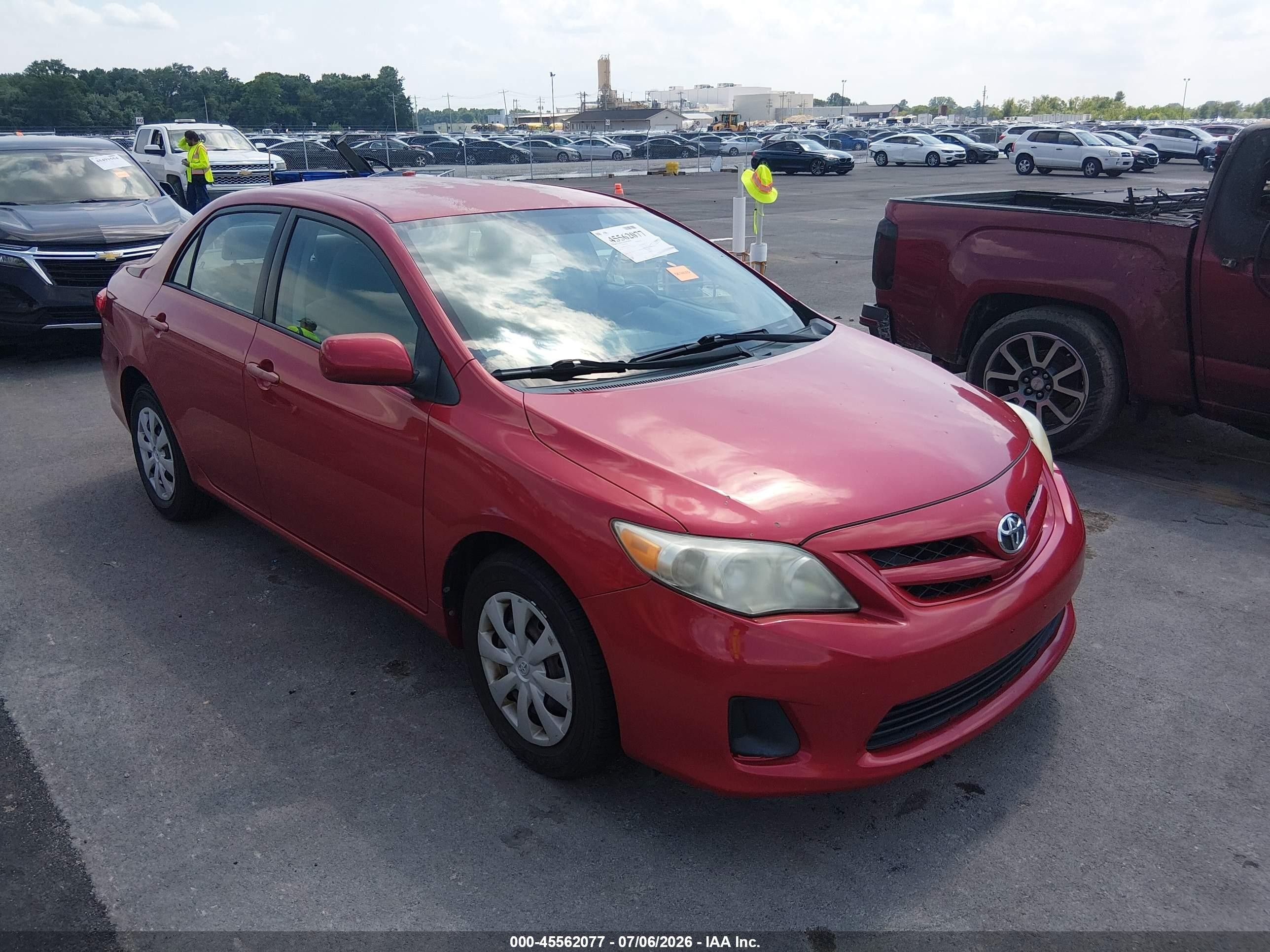 2011 Toyota Corolla Le Red vin: 2T1BU4EE5BC634308