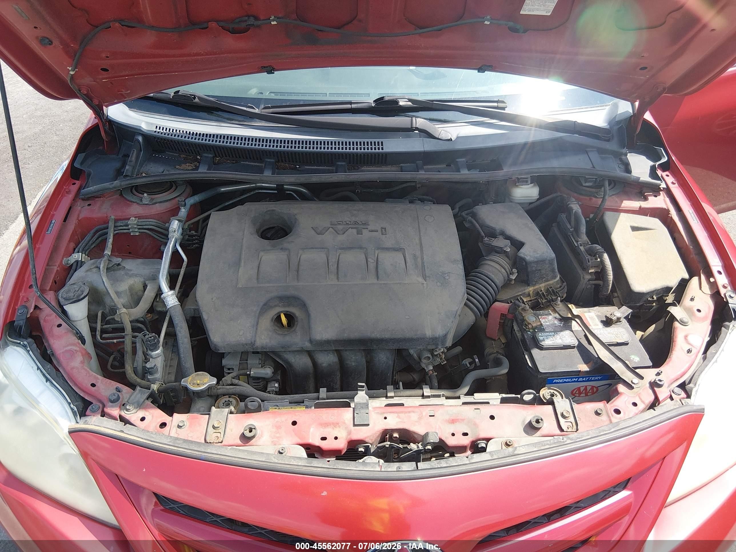 2011 Toyota Corolla Le Red vin: 2T1BU4EE5BC634308