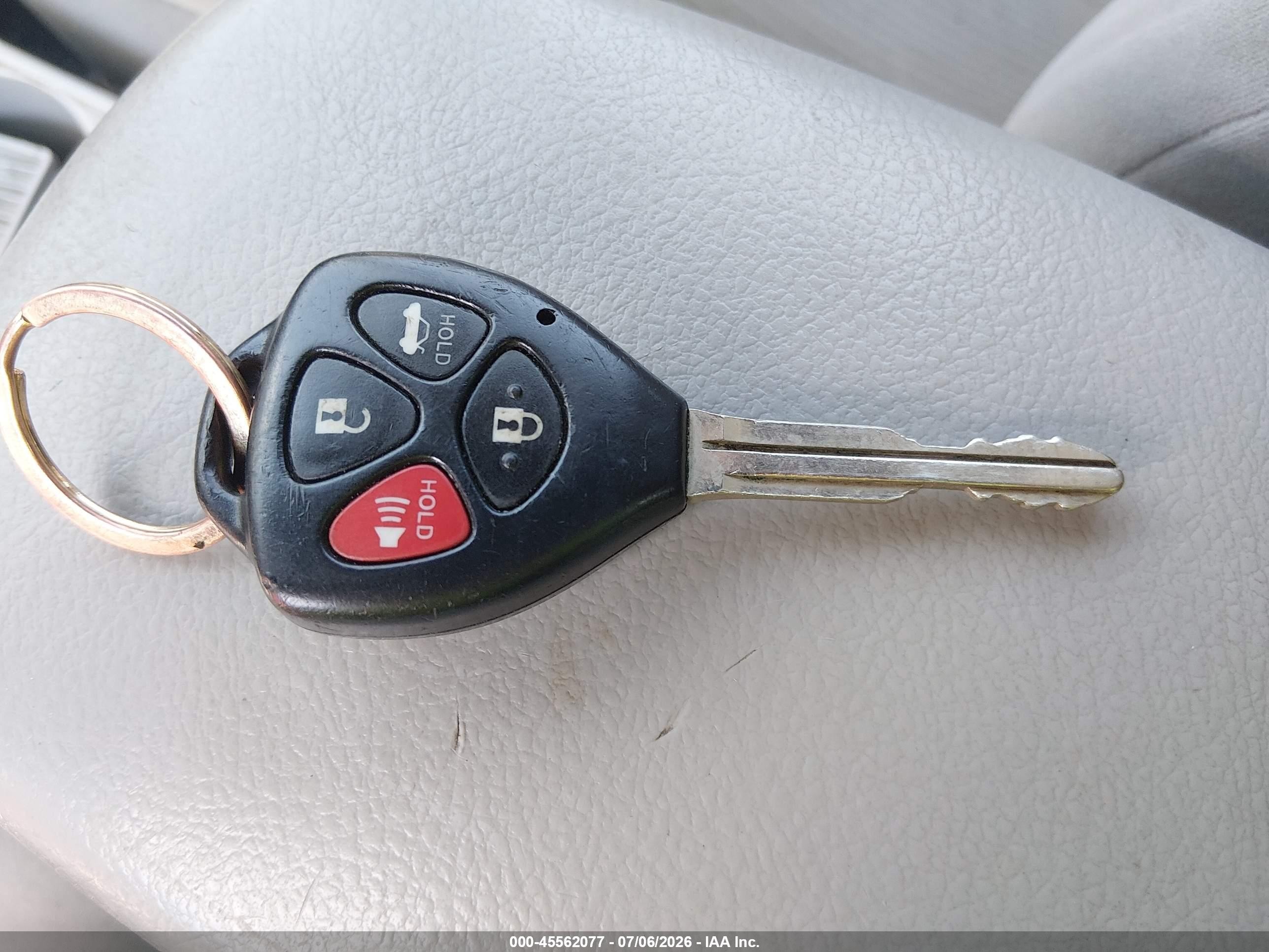 2011 Toyota Corolla Le Red vin: 2T1BU4EE5BC634308