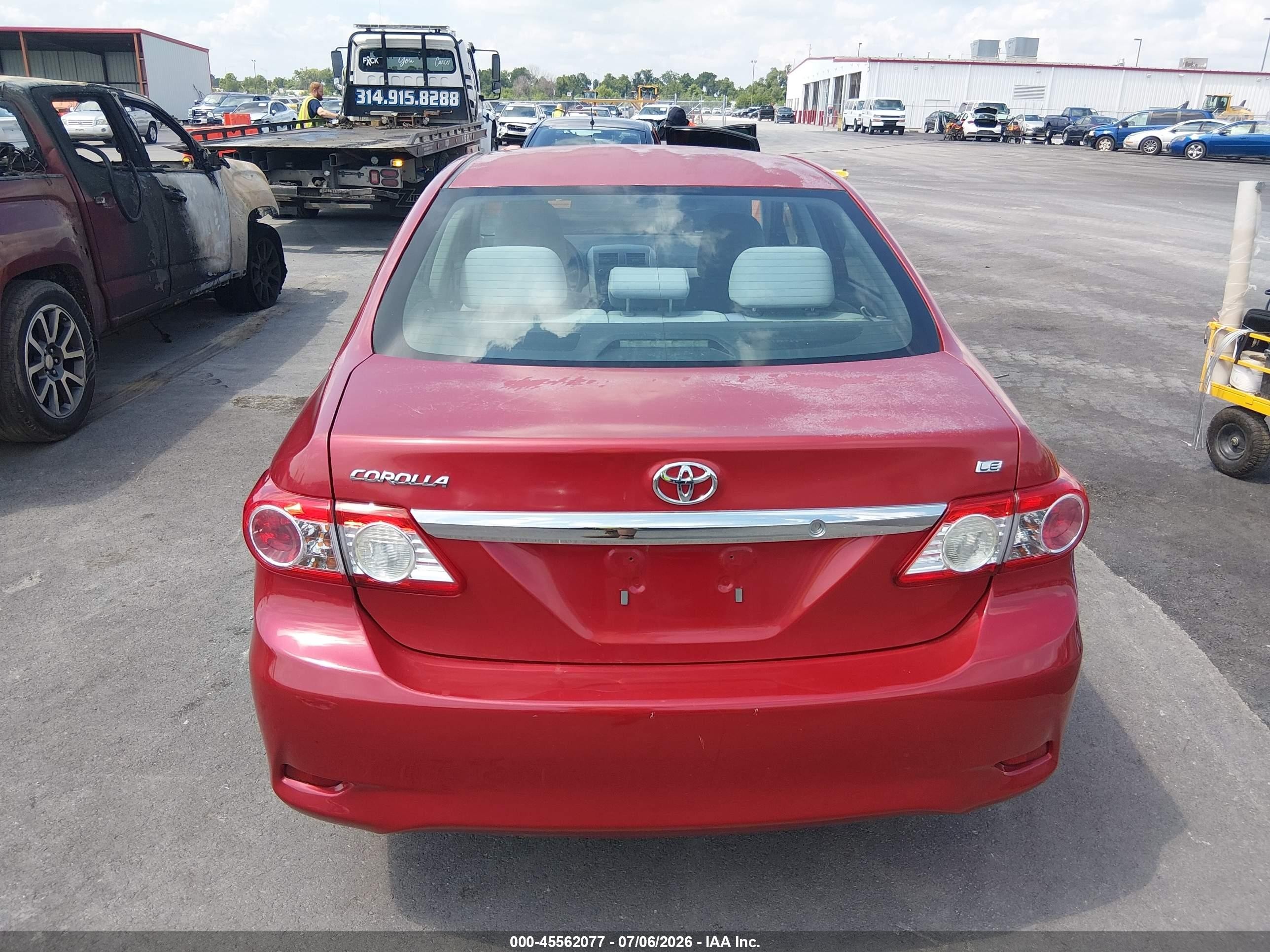 2011 Toyota Corolla Le Red vin: 2T1BU4EE5BC634308