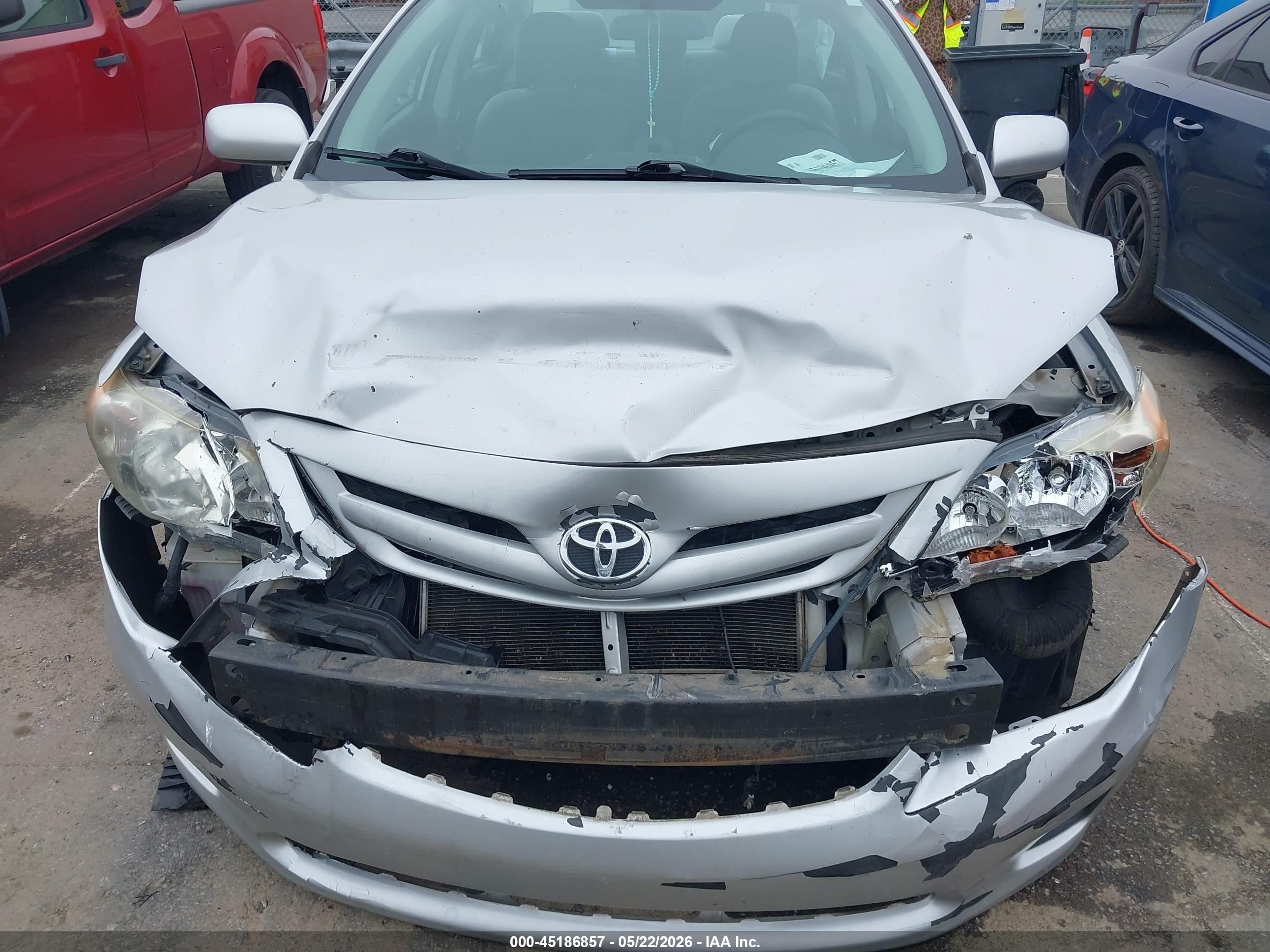 2011 Toyota Corolla Le Silver vin: 2T1BU4EE5BC648709