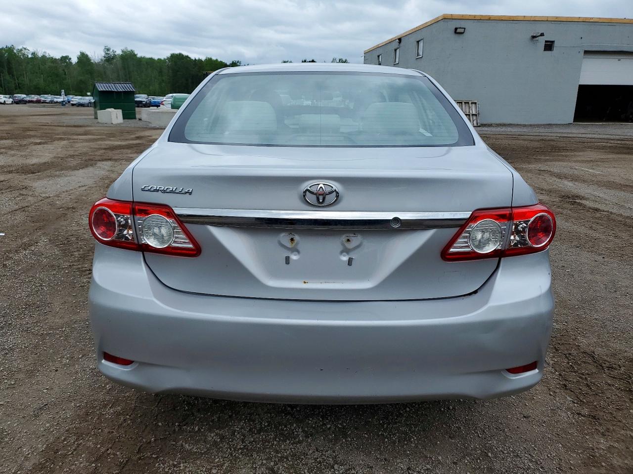 2011 Toyota Corolla Base Silver vin: 2T1BU4EE5BC669172