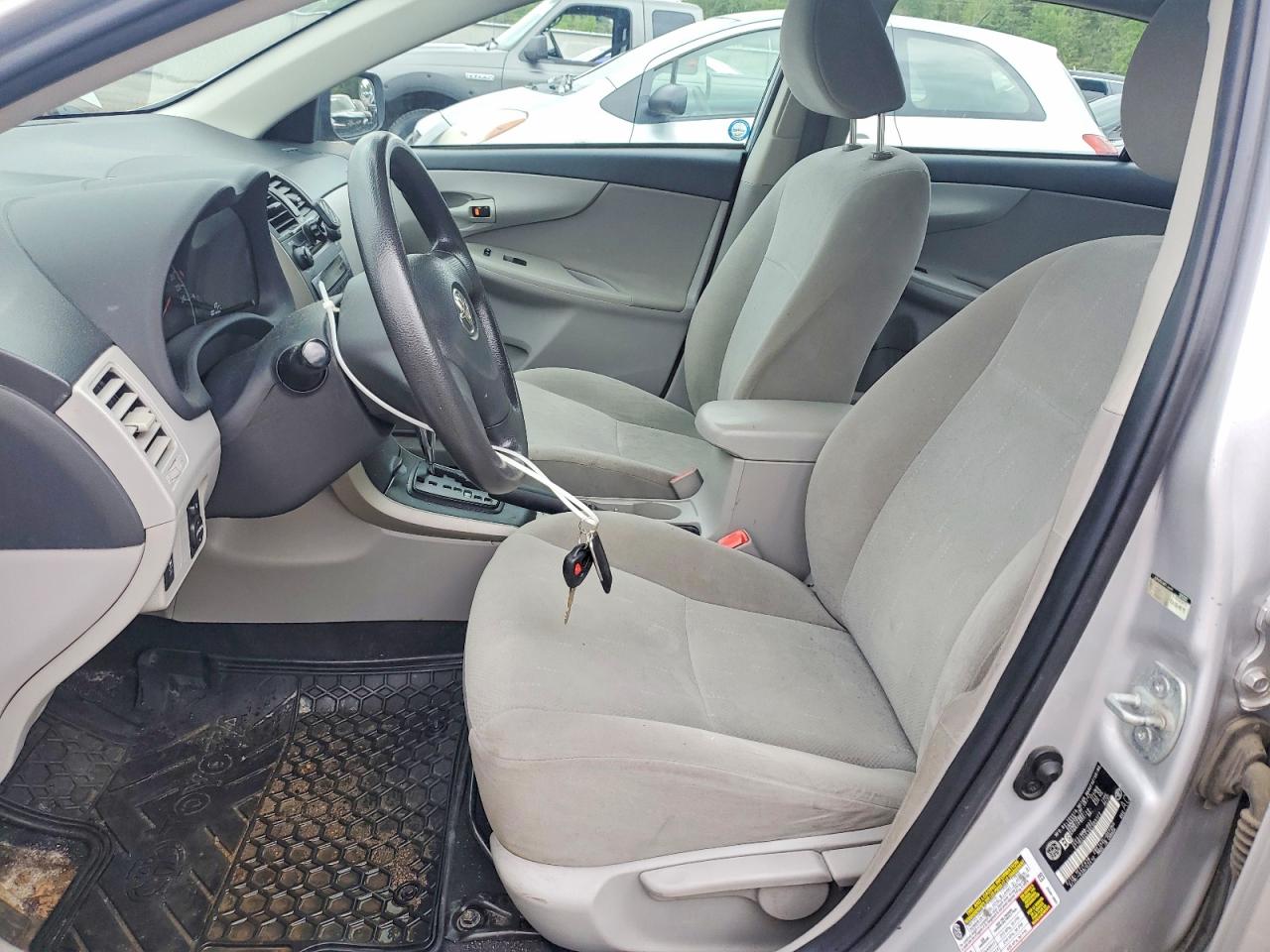 2011 Toyota Corolla Base Silver vin: 2T1BU4EE5BC669172