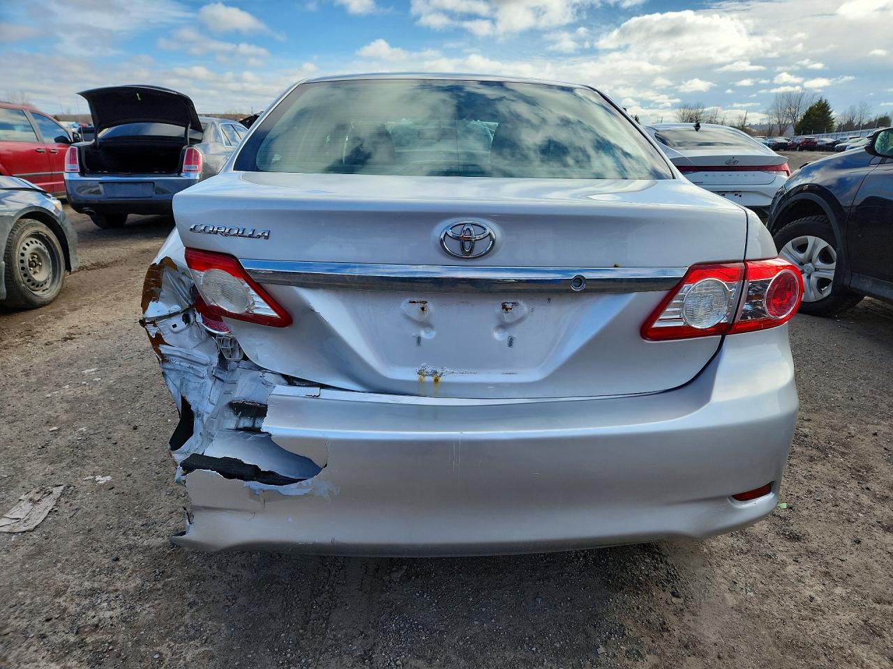 2011 Toyota Corolla Base Silver vin: 2T1BU4EE5BC670340