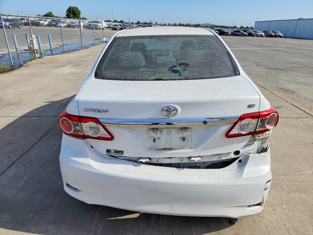 2011 Toyota Corolla Le White vin: 2T1BU4EE5BC673559
