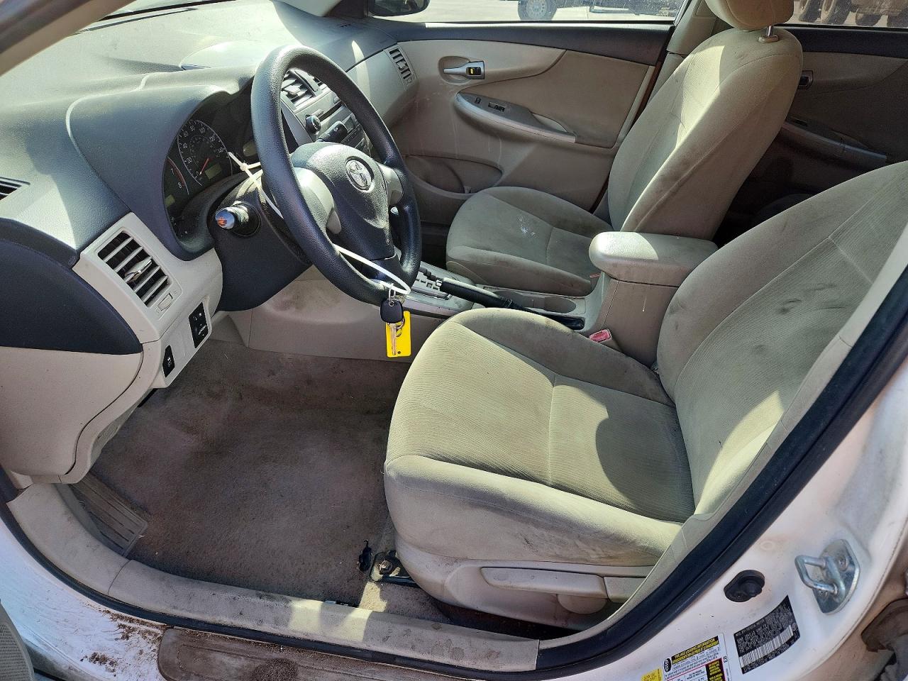 2011 Toyota Corolla Le White vin: 2T1BU4EE5BC673559