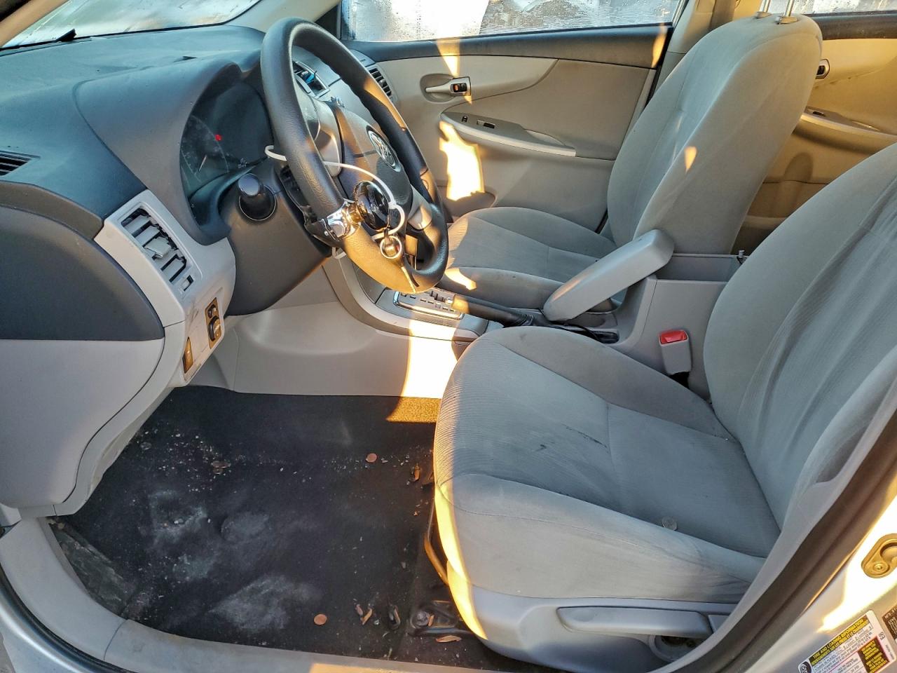 2011 Toyota Corolla Silver vin: 2T1BU4EE5BC684822