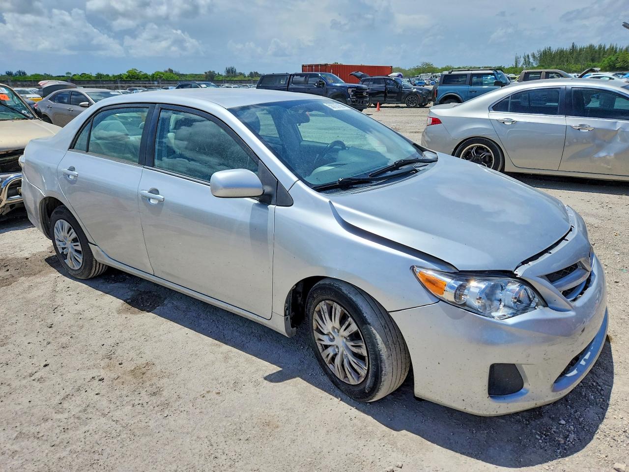 2011 Toyota Corolla Le Silver vin: 2T1BU4EE5BC688501