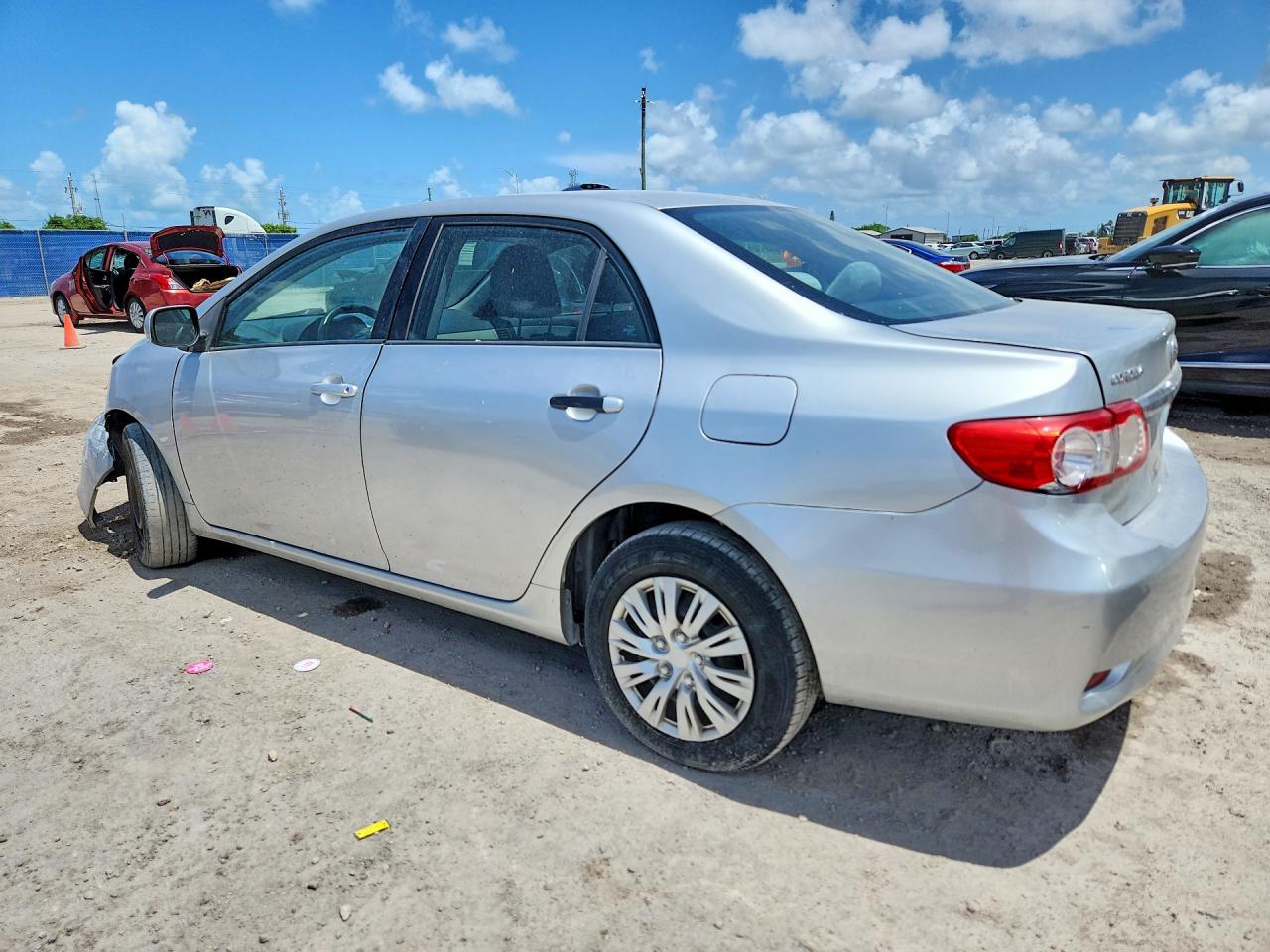 2011 Toyota Corolla Le Silver vin: 2T1BU4EE5BC688501