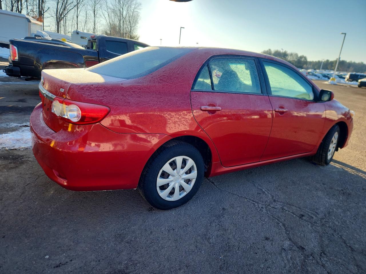 2011 Toyota Corolla Base Red vin: 2T1BU4EE5BC695271