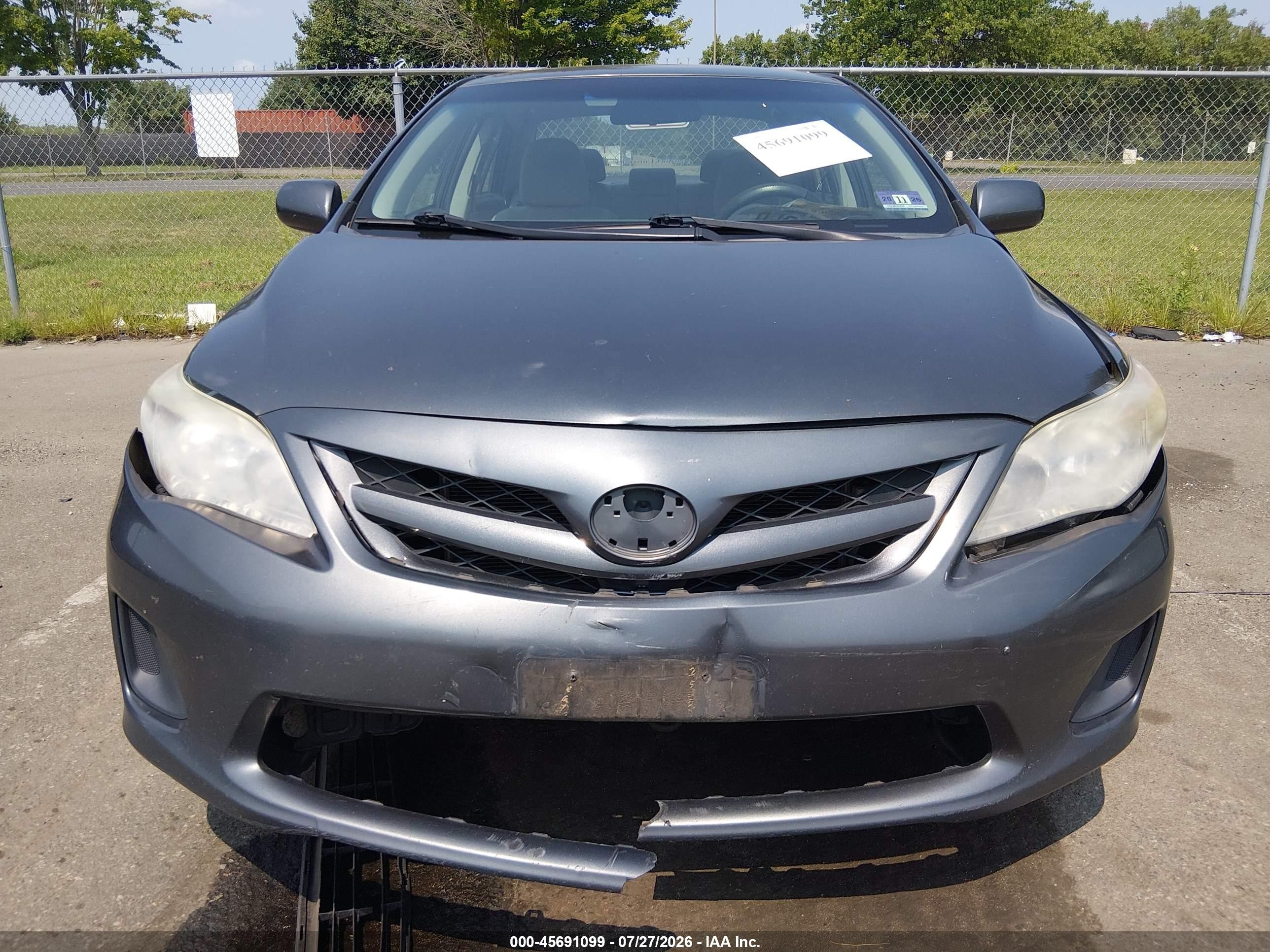 2011 Toyota Corolla Le Gray vin: 2T1BU4EE5BC713378