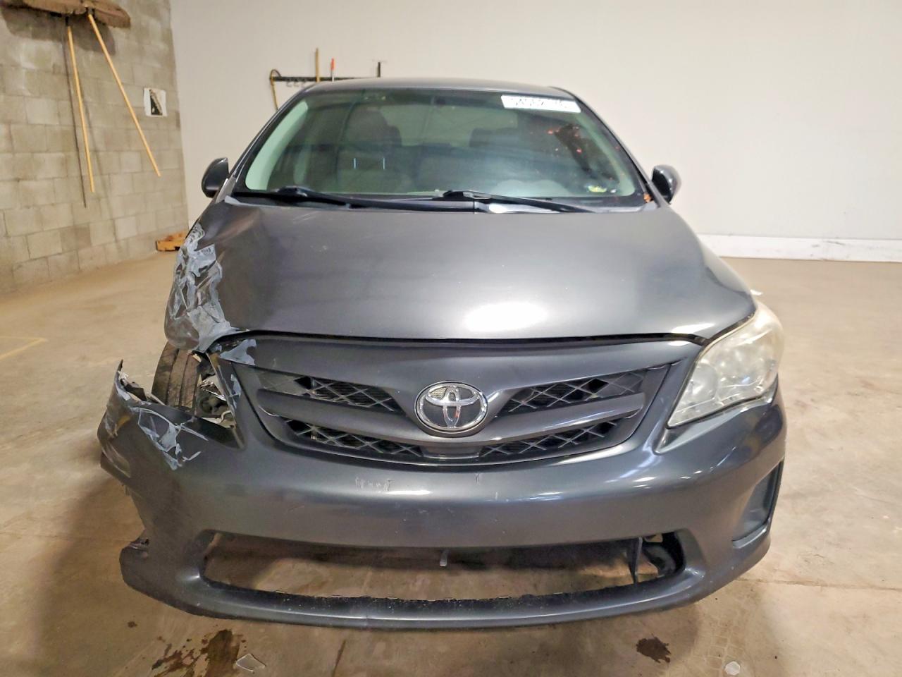 2011 Toyota Corolla Le Charcoal vin: 2T1BU4EE5BC730357