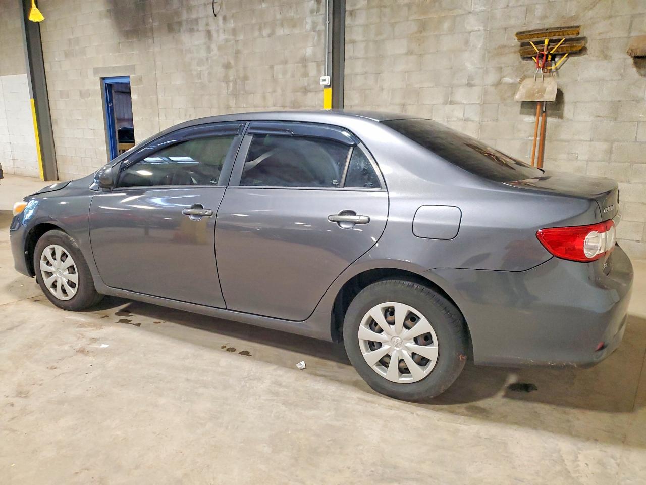 2011 Toyota Corolla Le Charcoal vin: 2T1BU4EE5BC730357