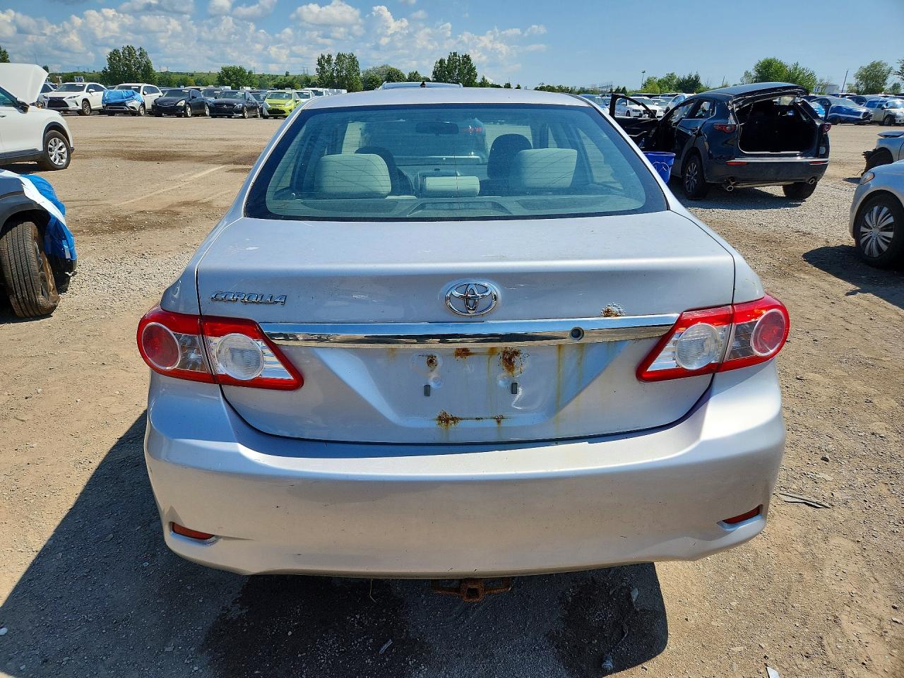 2011 Toyota Corolla Base Silver vin: 2T1BU4EE5BC744808