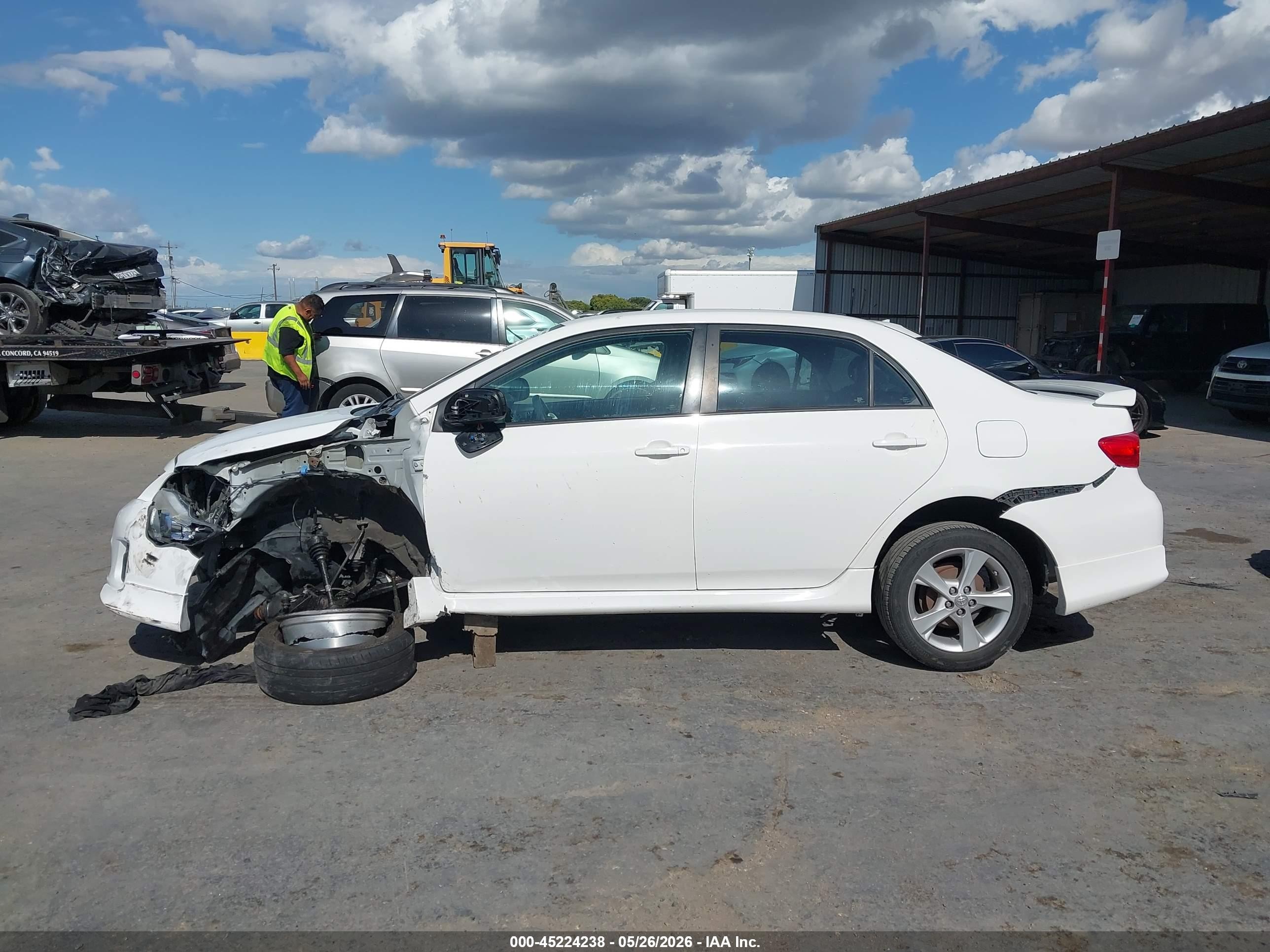 2011 Toyota Corolla S White vin: 2T1BU4EE5BC746087