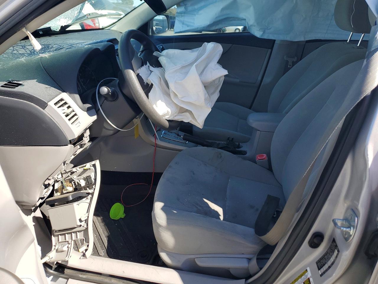 2012 Toyota Corolla Le Silver vin: 2T1BU4EE5CC797557