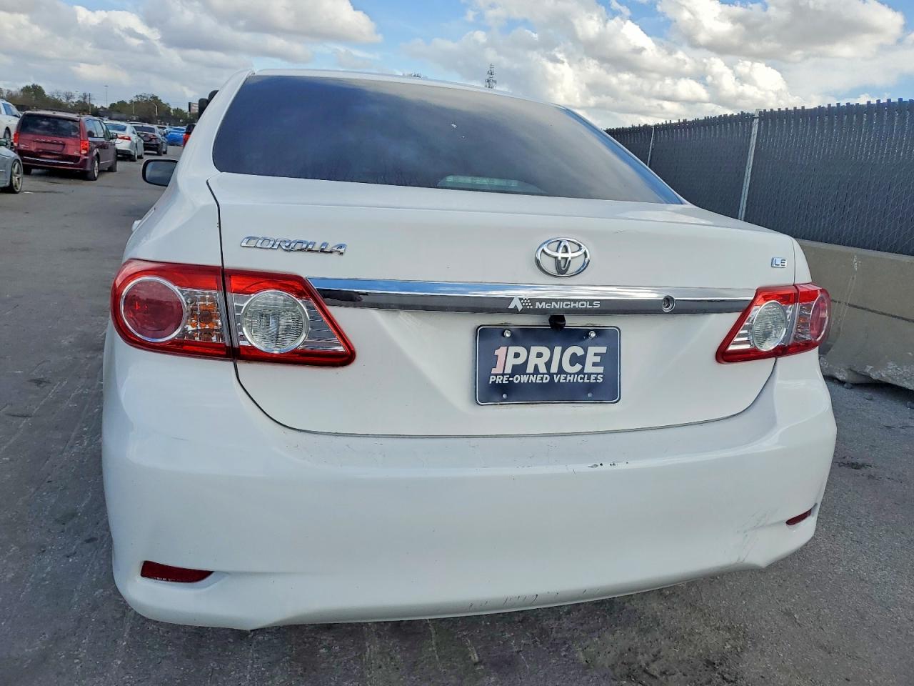 2012 Toyota Corolla Base White vin: 2T1BU4EE5CC801543
