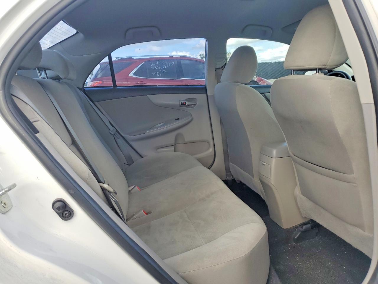 2012 Toyota Corolla Base White vin: 2T1BU4EE5CC801543