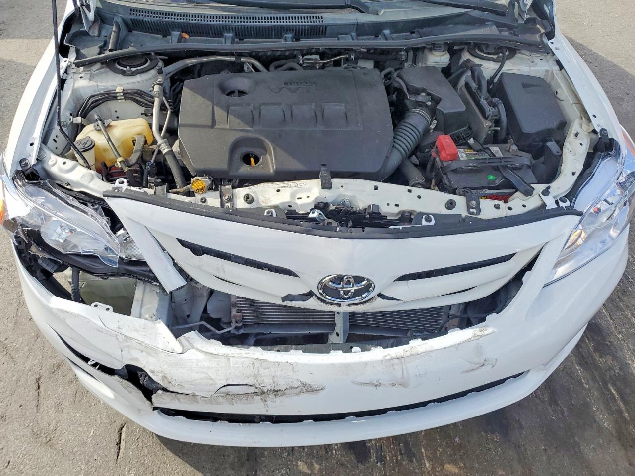 2012 Toyota Corolla Base White vin: 2T1BU4EE5CC801543