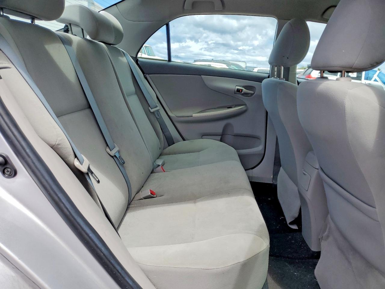 2012 Toyota Corolla L Серебряный vin: 2T1BU4EE5CC817063
