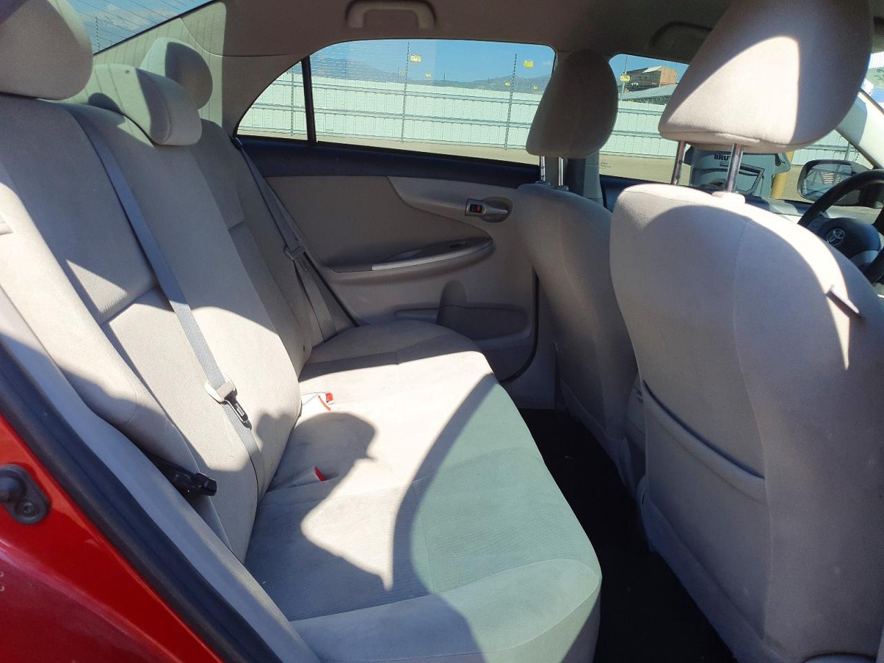 2012 Toyota Corolla Le Red vin: 2T1BU4EE5CC843338
