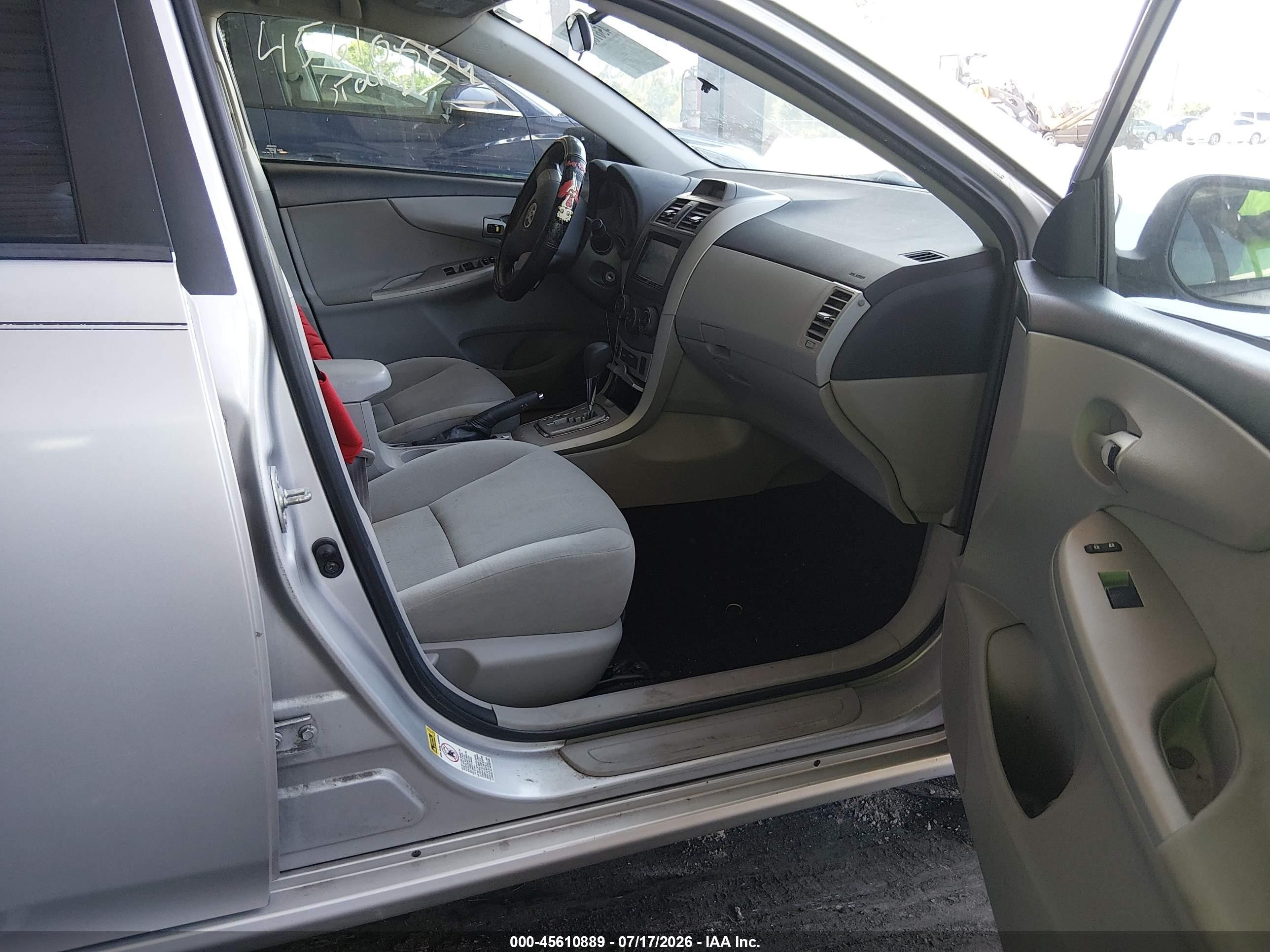 2012 Toyota Corolla Le Silver vin: 2T1BU4EE5CC861841
