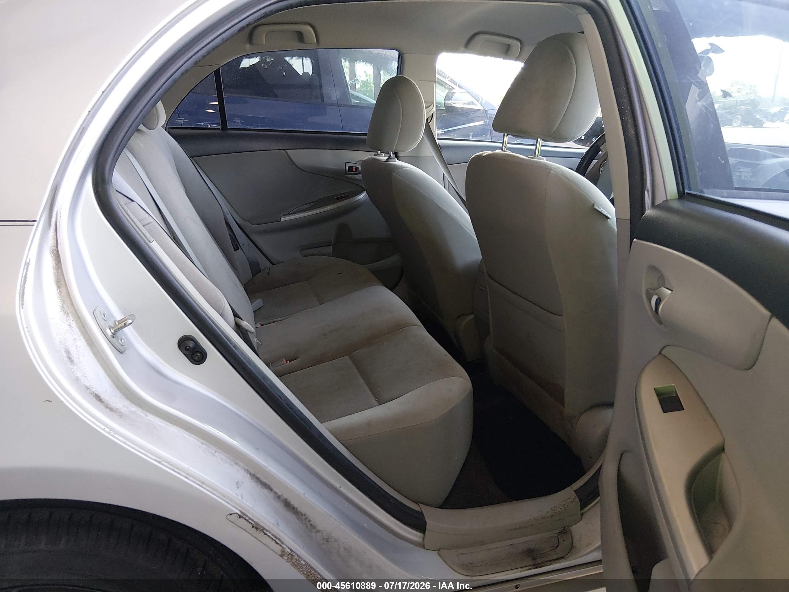 2012 Toyota Corolla Le Silver vin: 2T1BU4EE5CC861841