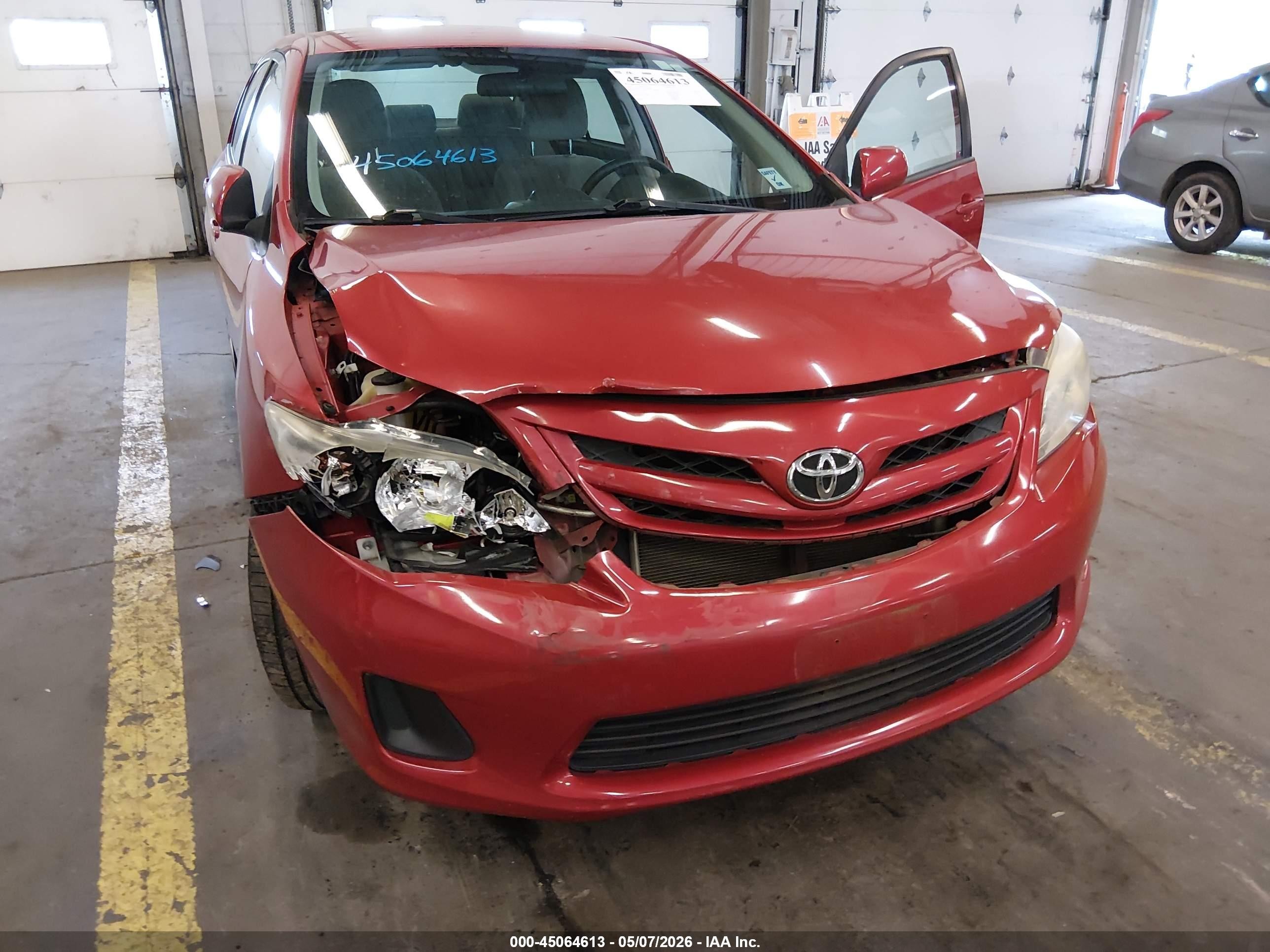 2012 Toyota Corolla Le Red vin: 2T1BU4EE5CC863041