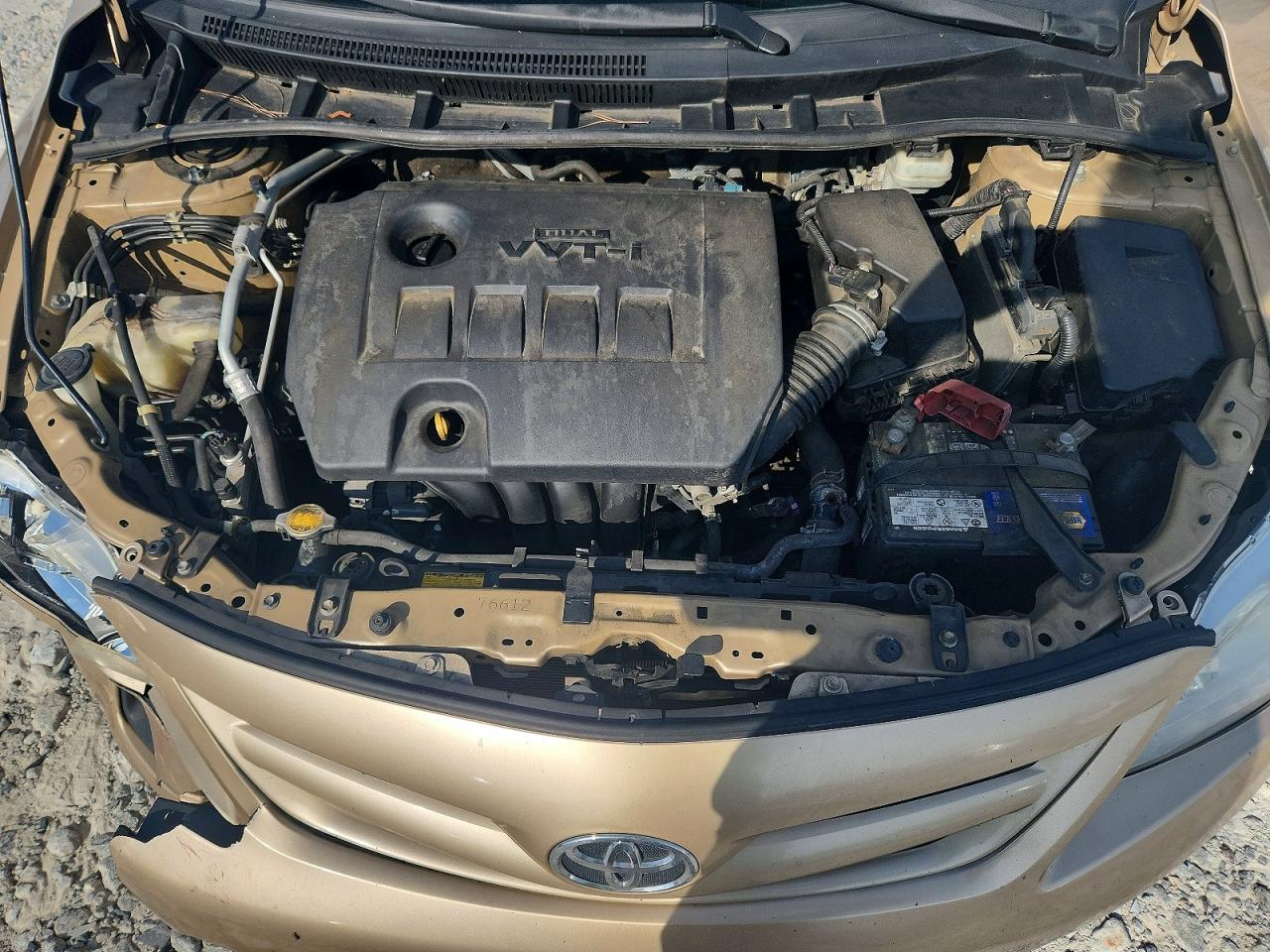 2012 Toyota Corolla Le Gold vin: 2T1BU4EE5CC885752