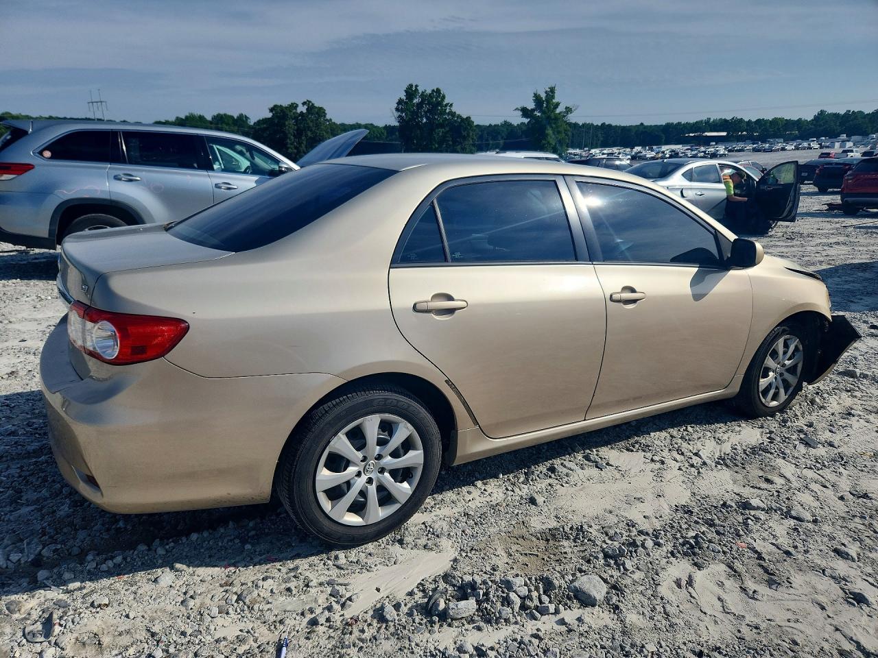 2012 Toyota Corolla Le Gold vin: 2T1BU4EE5CC885752