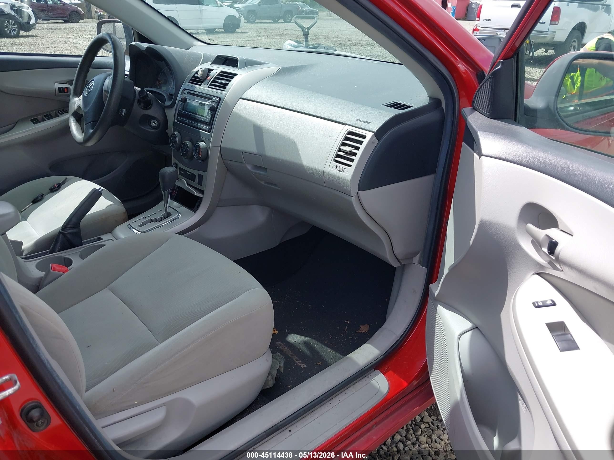 2012 Toyota Corolla Le Red vin: 2T1BU4EE5CC888697