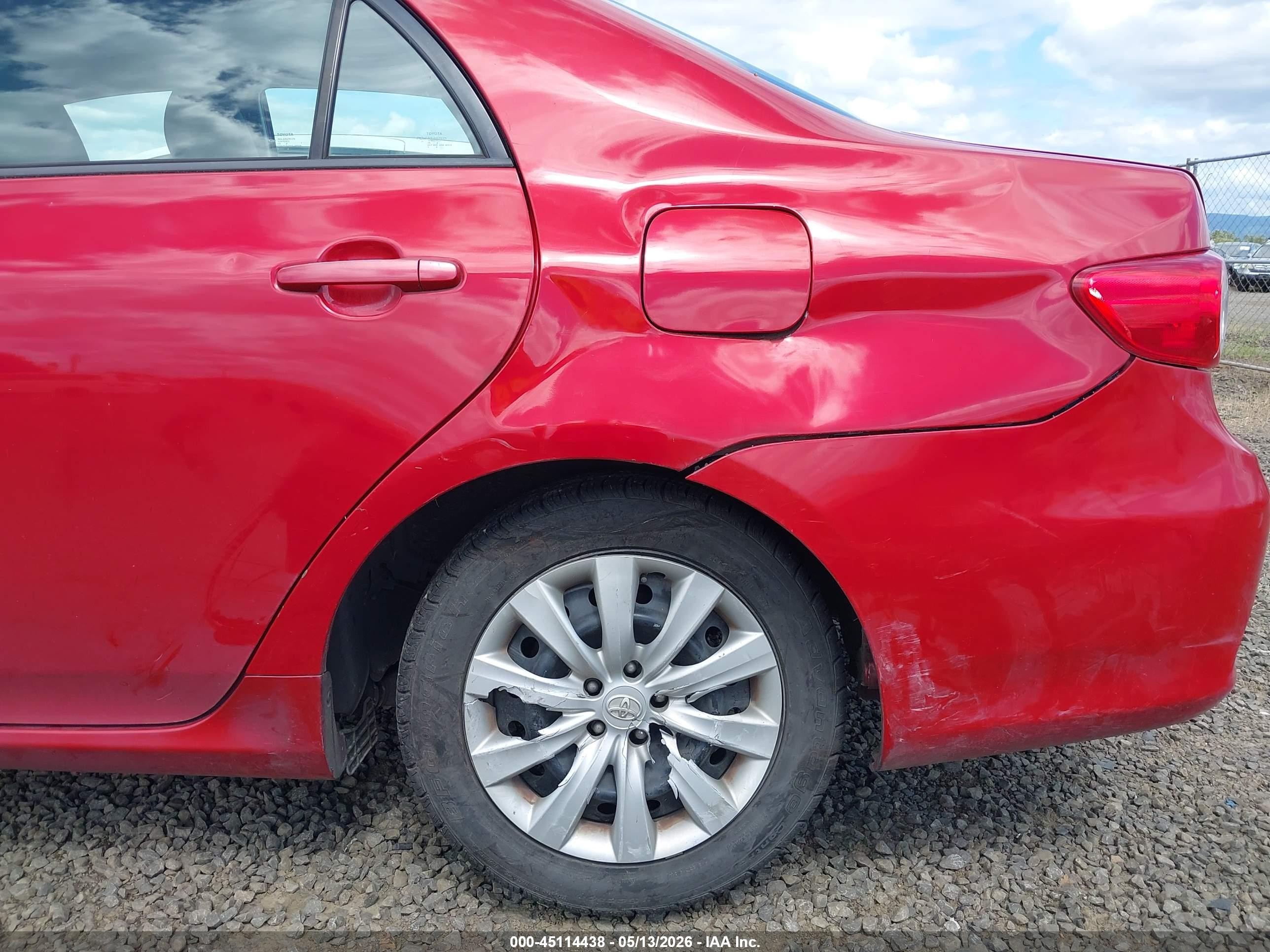 2012 Toyota Corolla Le Red vin: 2T1BU4EE5CC888697